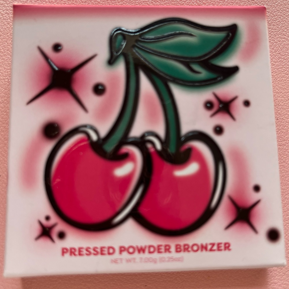Colourpop x Becky G hola chola collab bronzer L.A